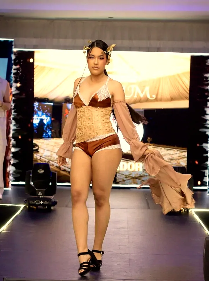 Cielos Griegos — colección de Clarisa Medina, foto 15 de 36