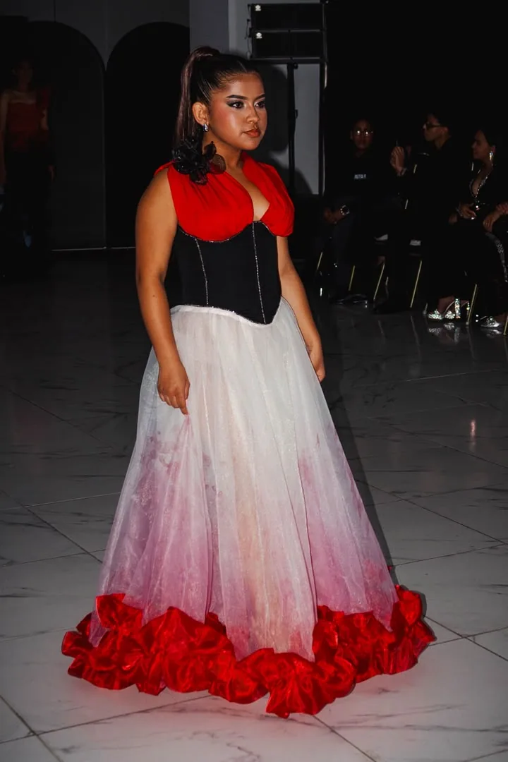Sangre en la Memoria — colección de Clarisa Medina, foto 20 de 37