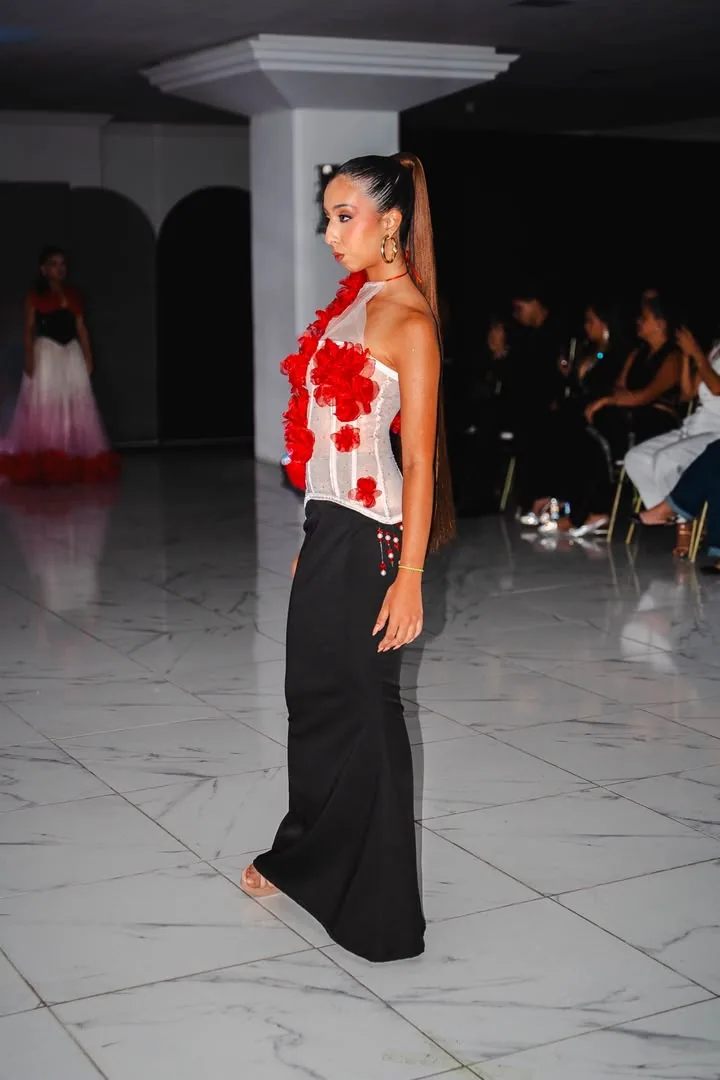 Sangre en la Memoria — colección de Clarisa Medina, foto 25 de 37